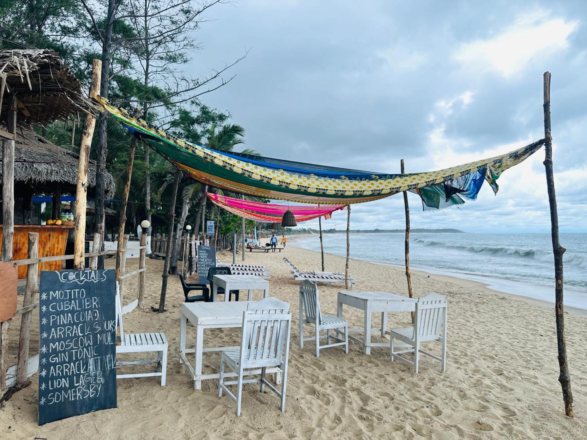海滩微浪酒店 阿鲁甘湾 外观 照片