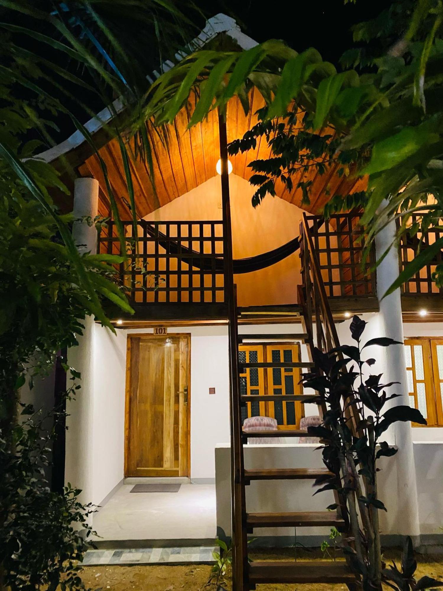海滩微浪酒店 阿鲁甘湾 外观 照片