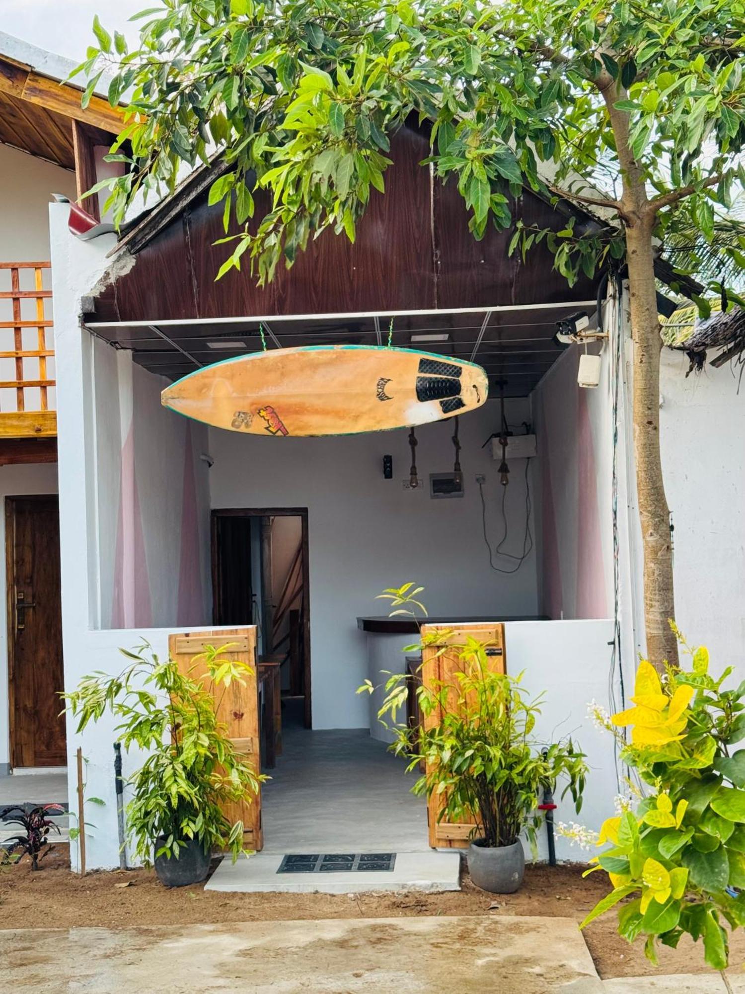 海滩微浪酒店 阿鲁甘湾 外观 照片